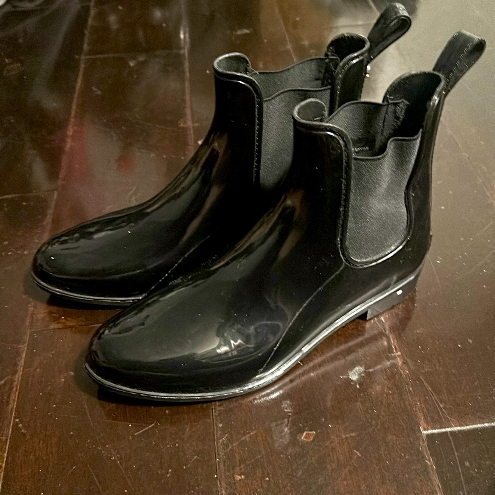 Marc Fisher Rainboots